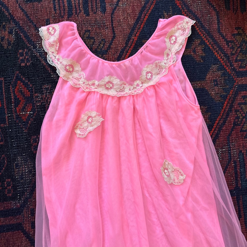 Vintage Pink Nylon Nightgown Sheer Mesh Overlay Lace Trim Babydoll Small - Picture 2 of 6